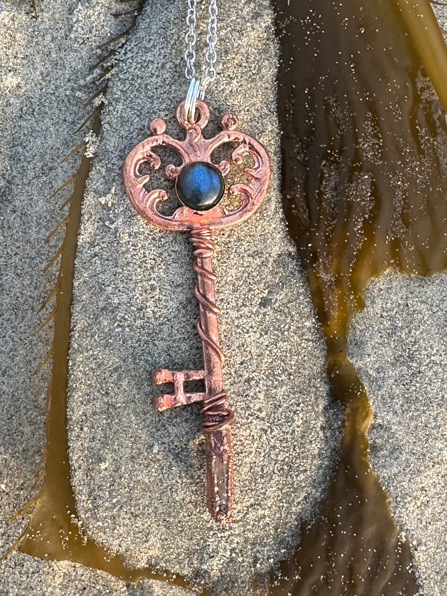 J. Key Necklace || Labradorite || Quartz | Bright Copper